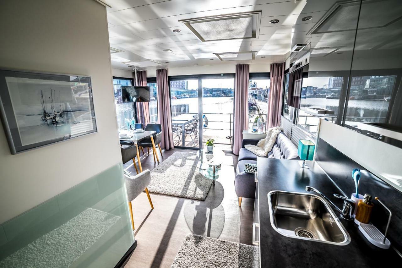 Hausboot * Bremerhaven